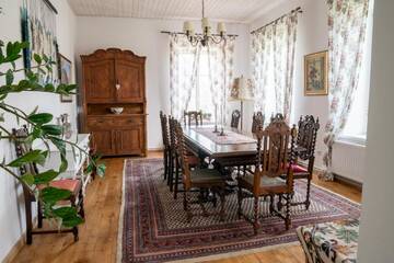 Фото номера Полулюкс с видом на сад Проживание в семье Bear Manor г. Pāle 13